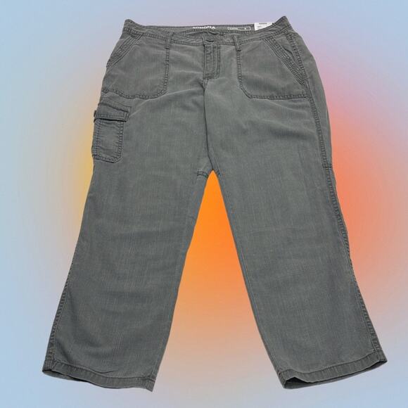 SONOMA Women’s 8 Gray Lightweight Denim Capri Pant - Picture 2 of 4